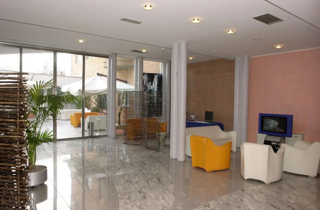 B&B Hotel Milano Cologno Studios 4*