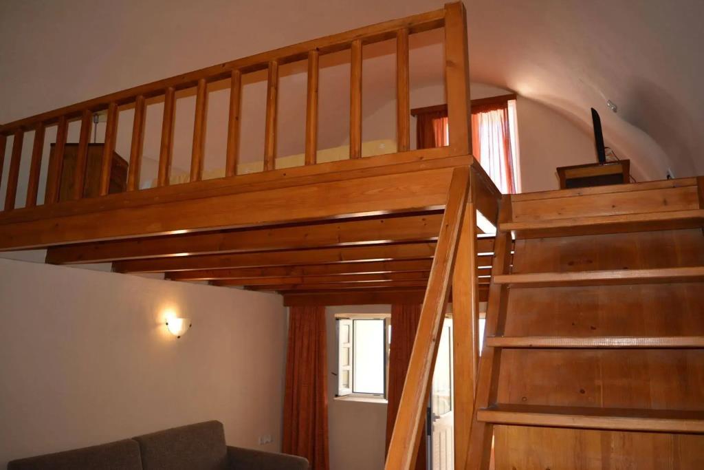 Anemomilos Suites 0*