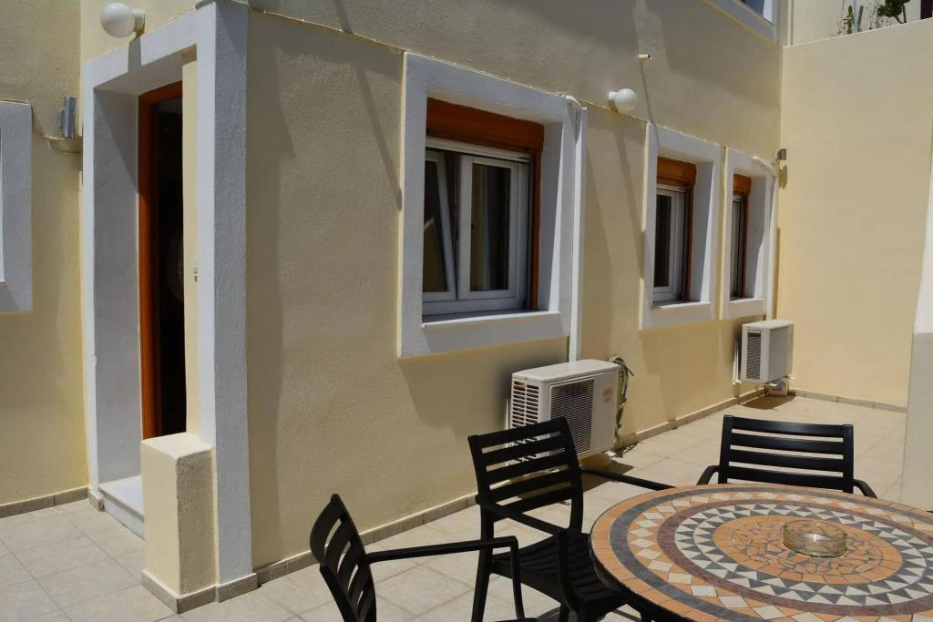 Anemomilos Suites 0*