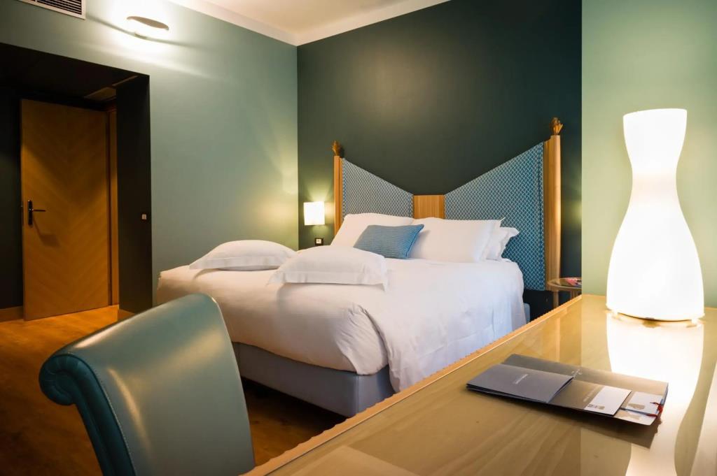 Hotel Spadari Al Duomo 4*