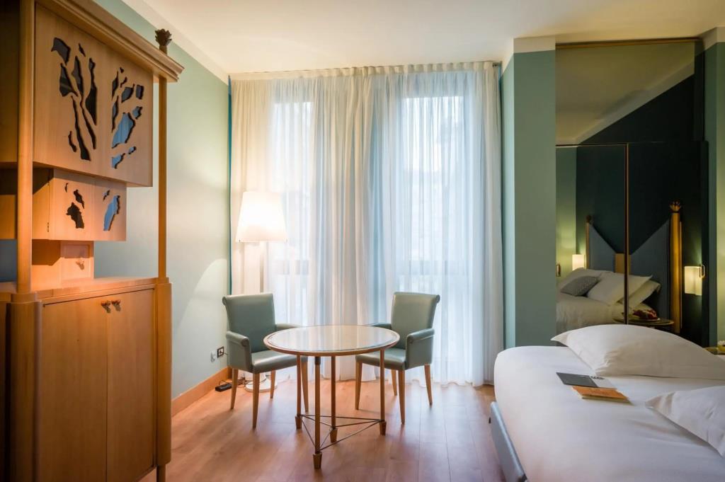 Hotel Spadari Al Duomo 4*