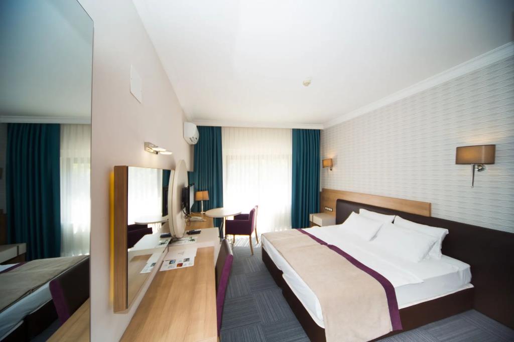 Spilos Hotel 4*