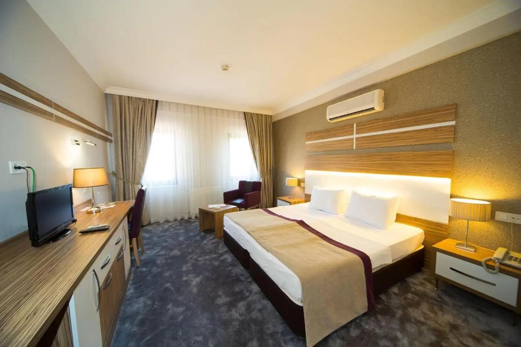 Spilos Hotel 4*