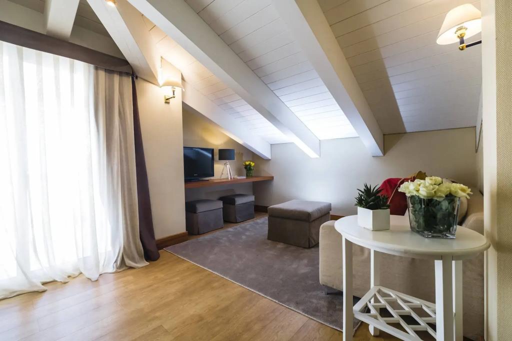 Suite Hotel Maestrale 4*