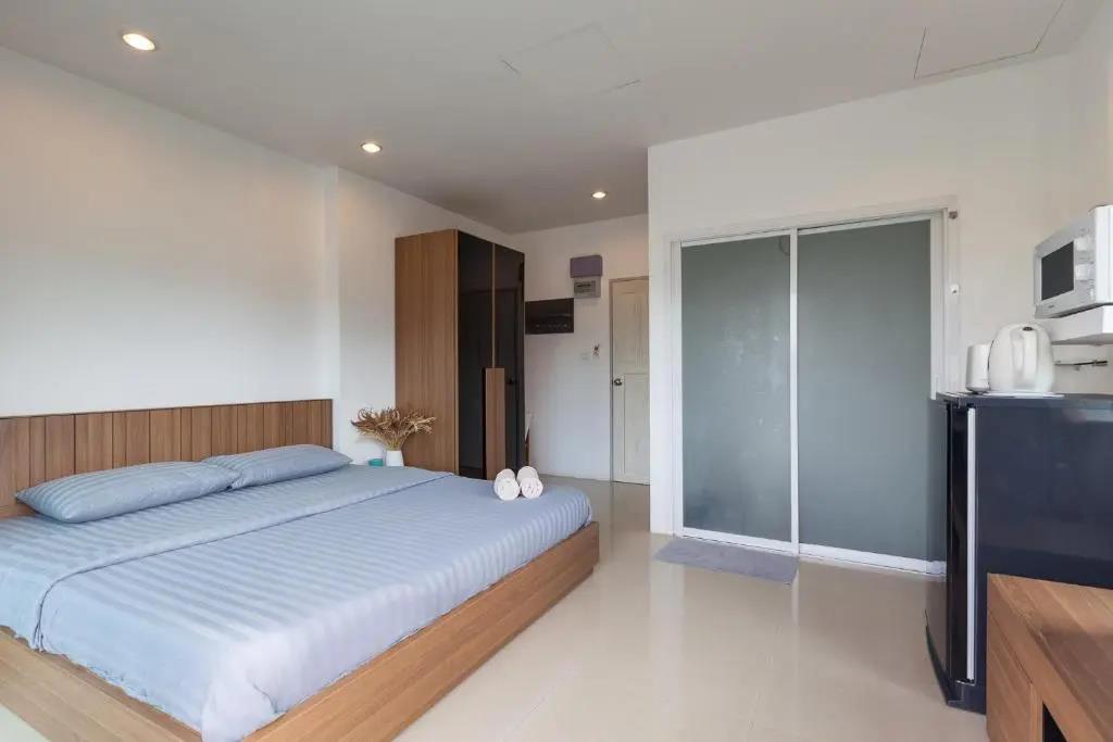 Number 4 Apartment 0*
