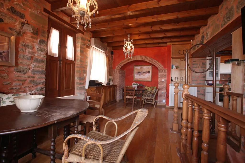 Dorovinis Country Houses 0*