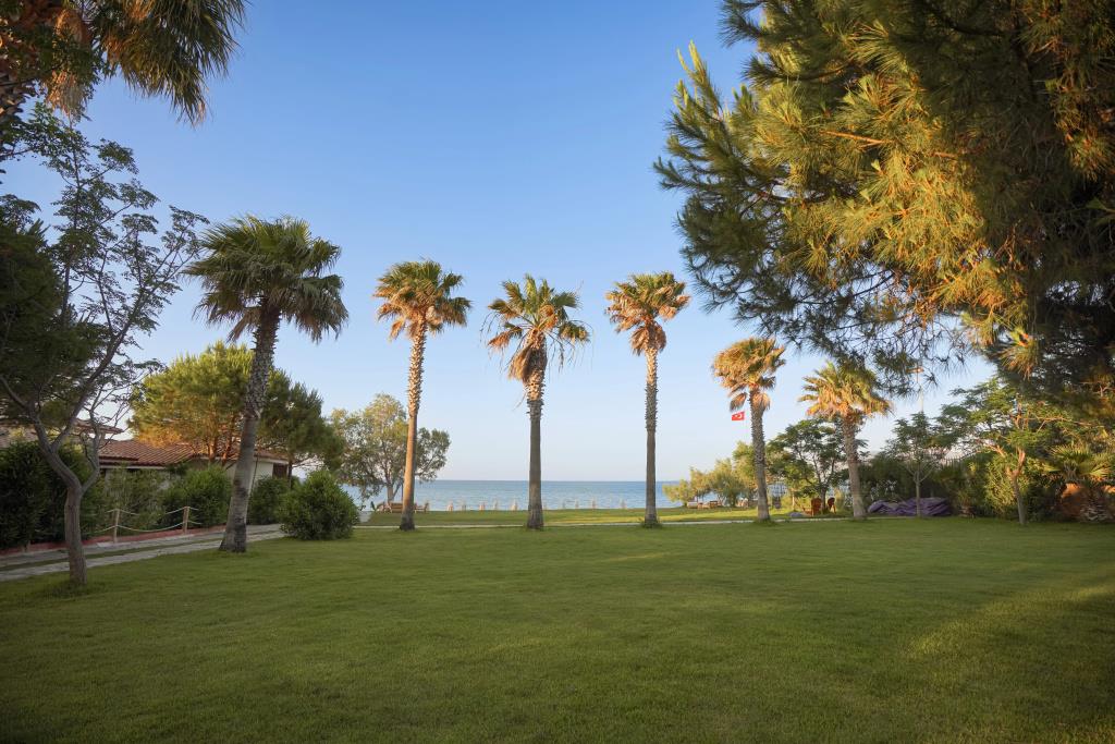 Dirik Surf & Beach Club Hotel 1*