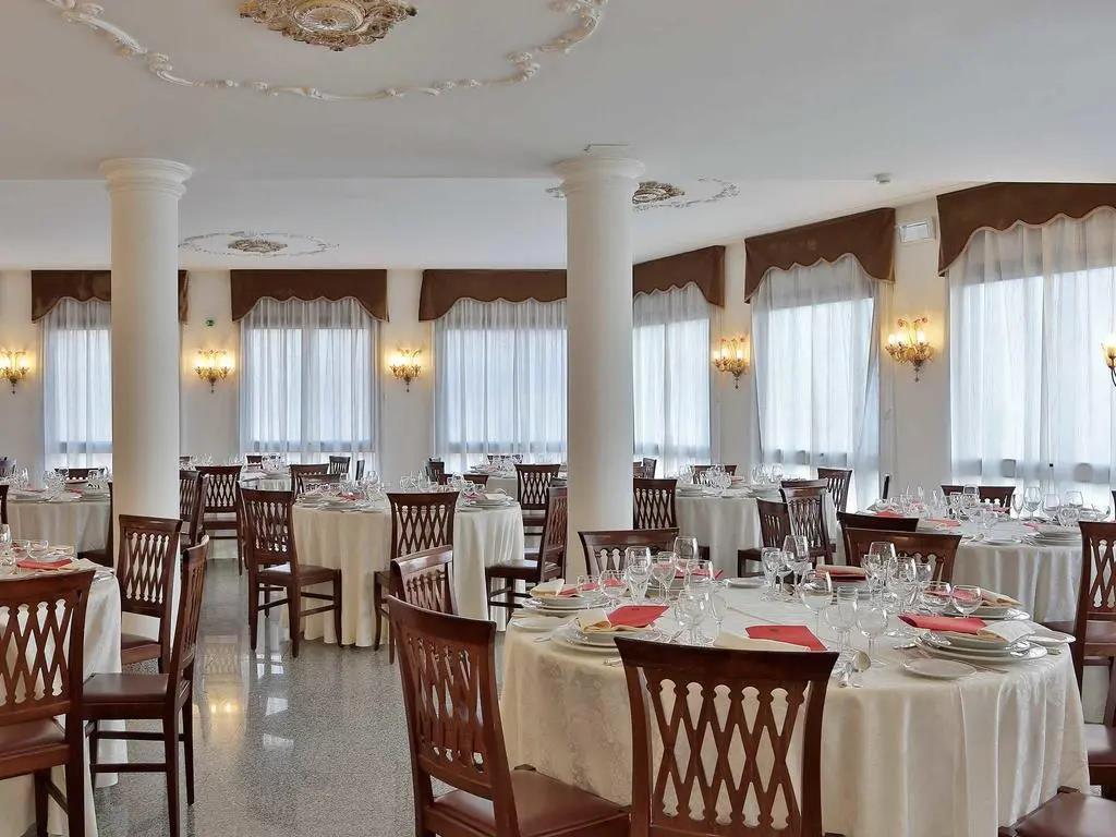 Windsor Savoia 3*