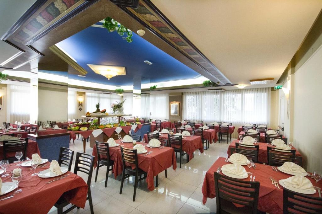 Hotel Augustus 3*
