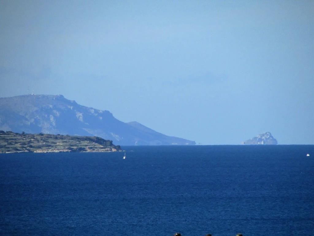 Tepe Hotel Alacat? 0*
