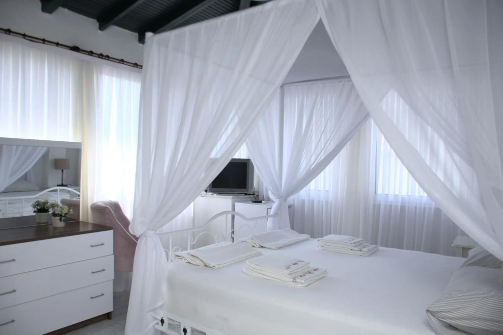 Tepe Hotel Alacat? 0*