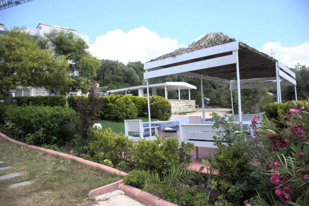 Tepe Hotel Alacat? 0*