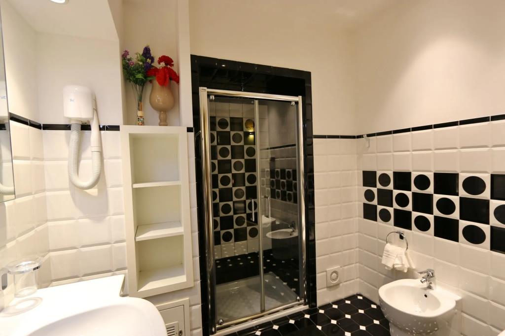 Residenza Adriana 0*