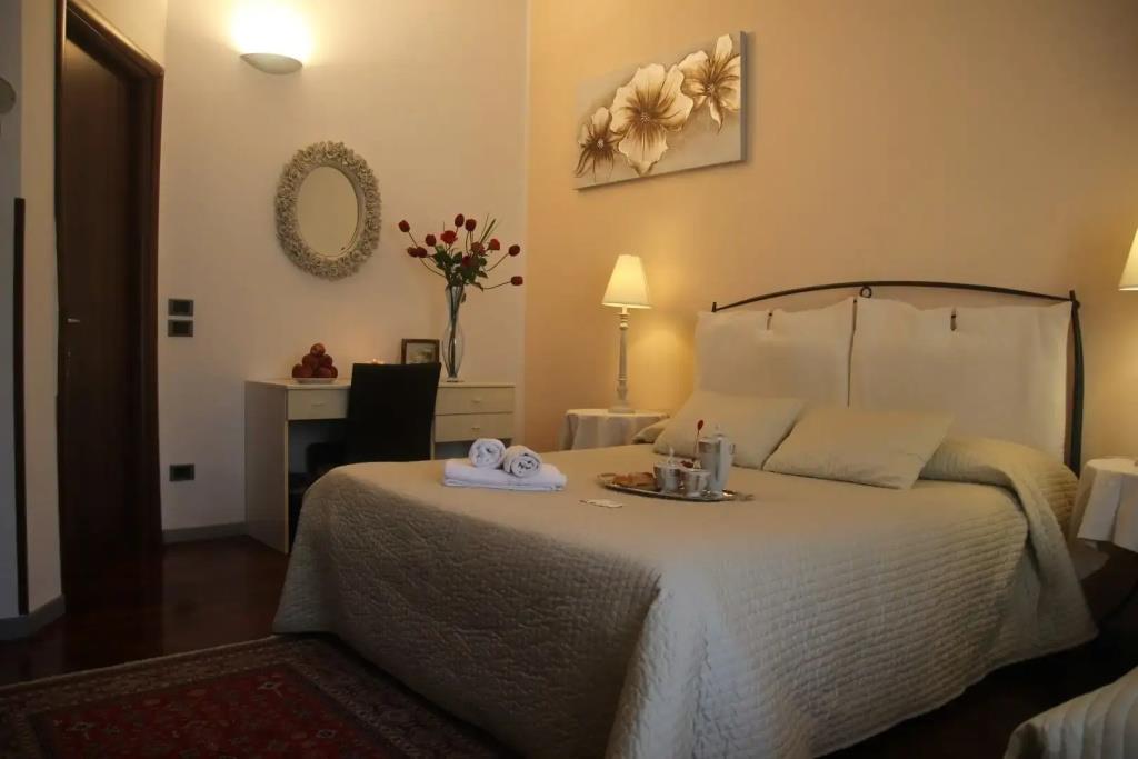 Casamore Rooms 0*