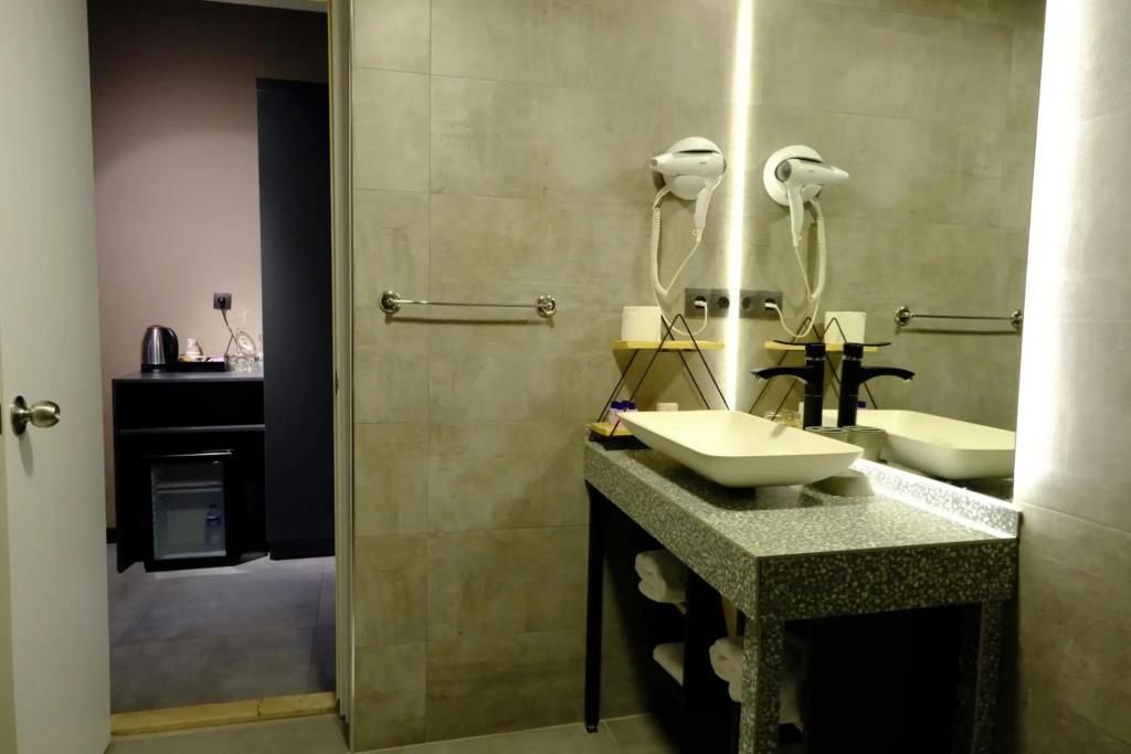 Esin Hotel 0*