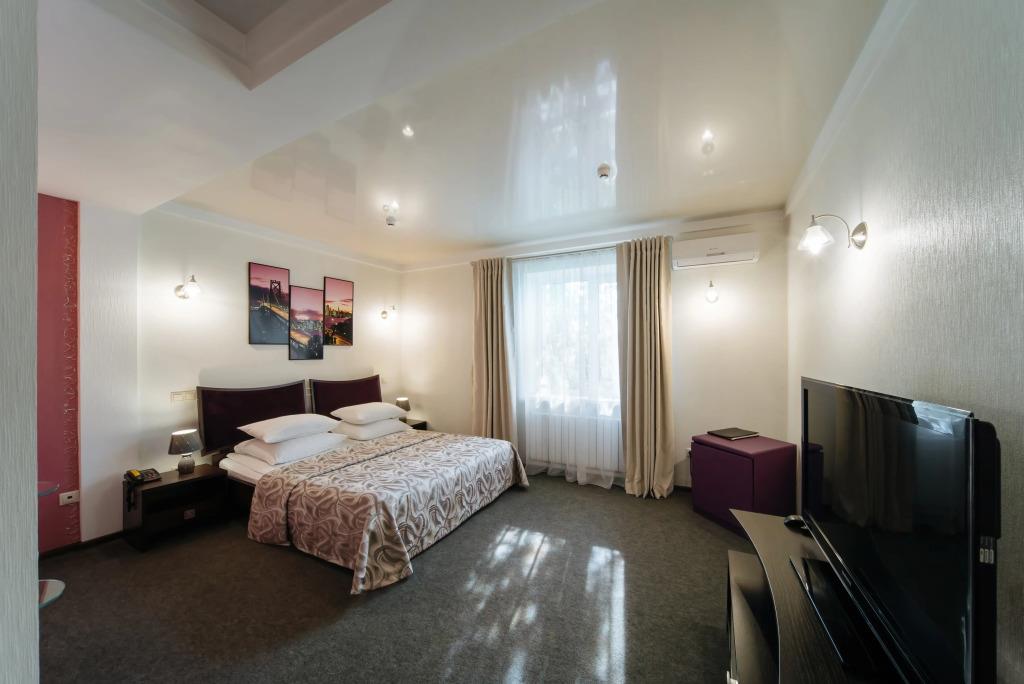 Chaplin Mini-Hotel 4*