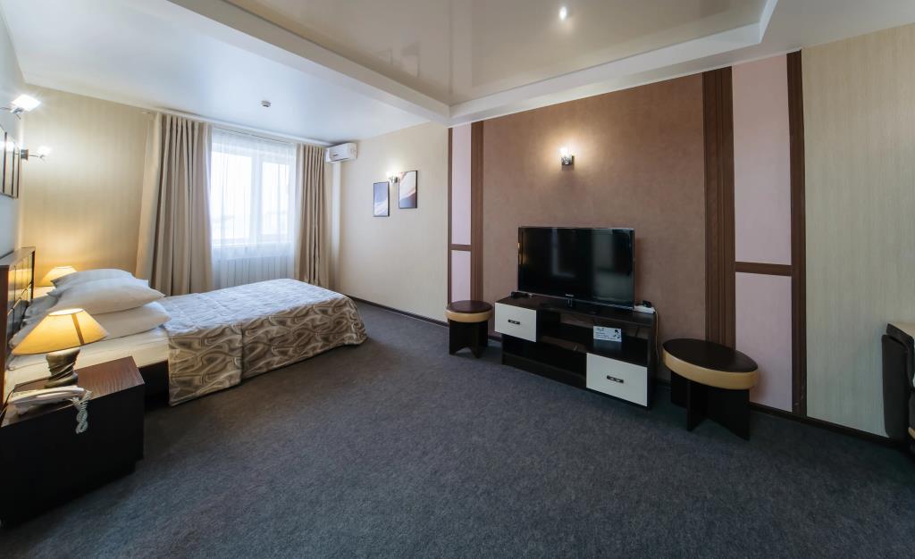 Chaplin Mini-Hotel 4*