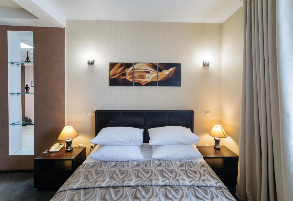 Chaplin Mini-Hotel 4*