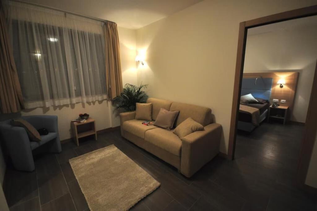 325 Tor Vergata Hotel 3*