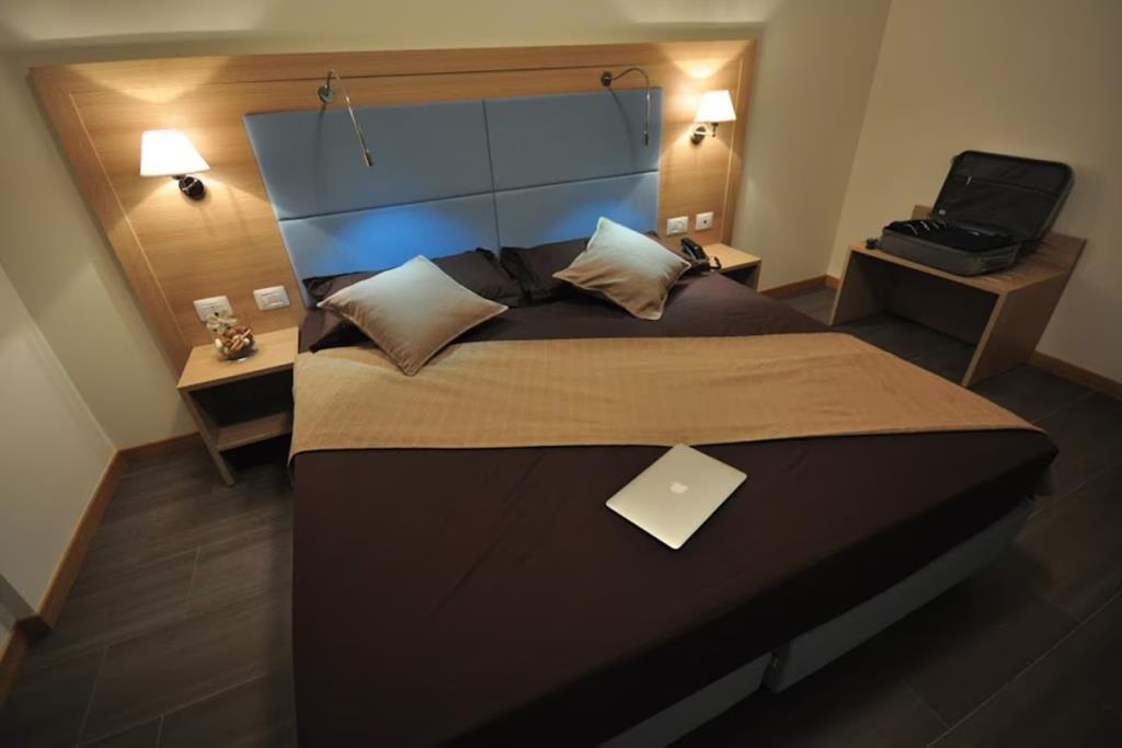 325 Tor Vergata Hotel 3*