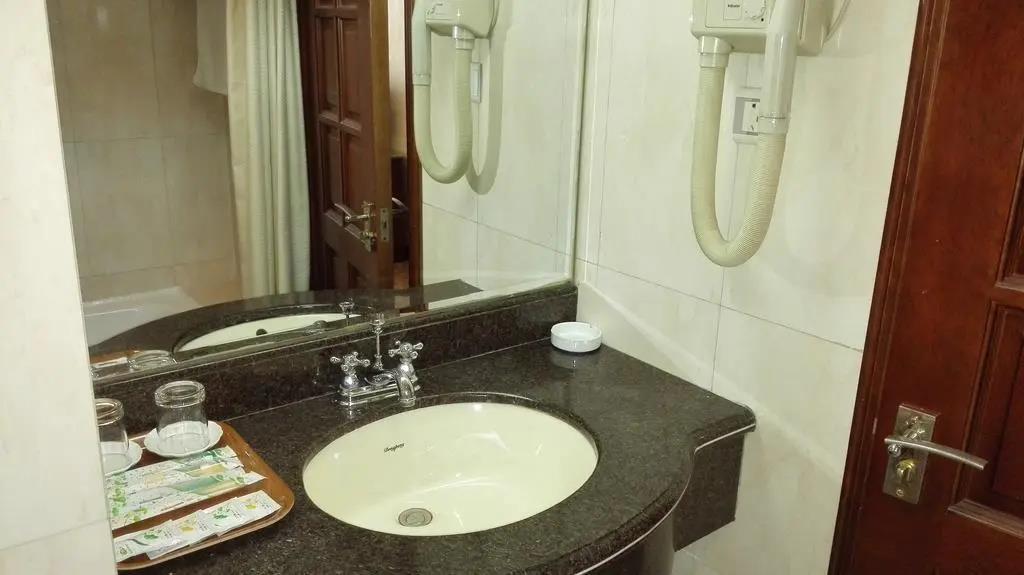 Zhenxing Hotel 2*