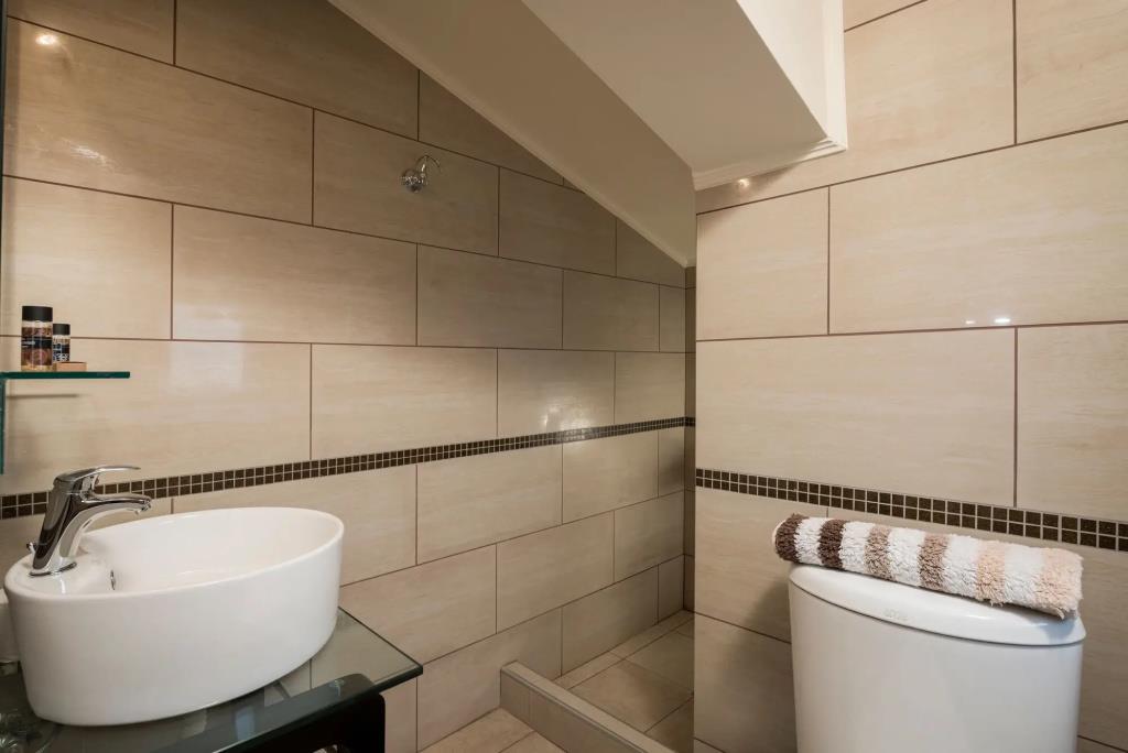 Areti Suites 0*