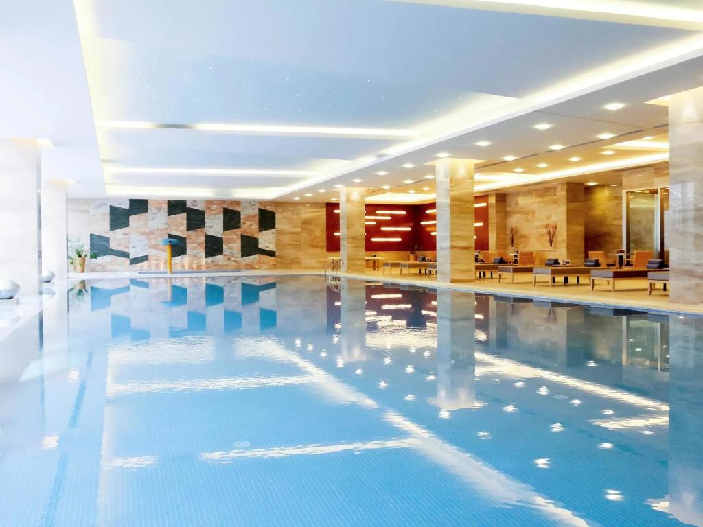 Pullman Linyi Lushang 4*