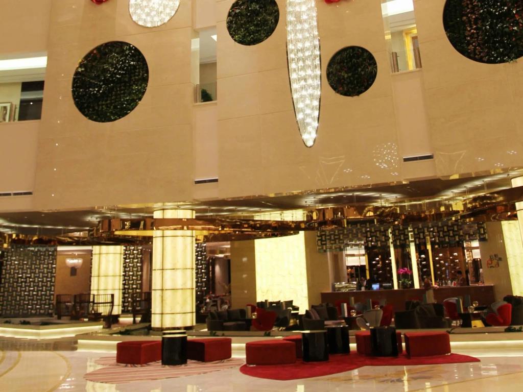 Pullman Linyi Lushang 4*