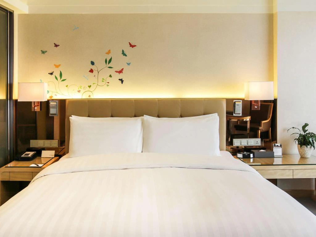Pullman Linyi Lushang 4*