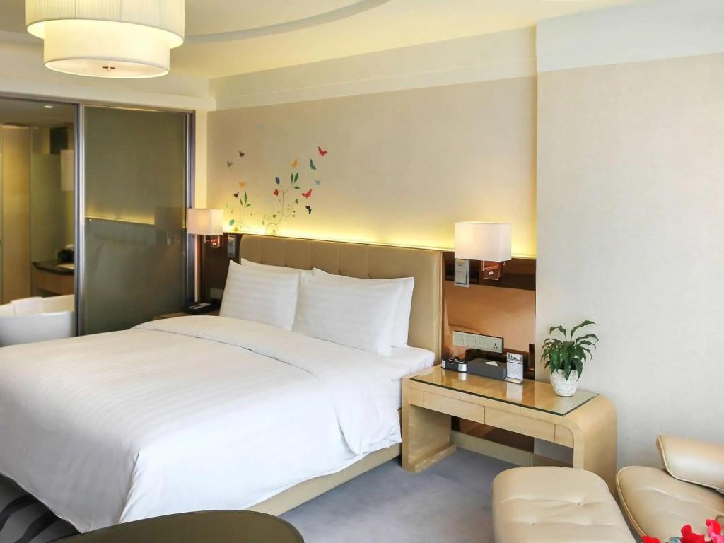 Pullman Linyi Lushang 4*