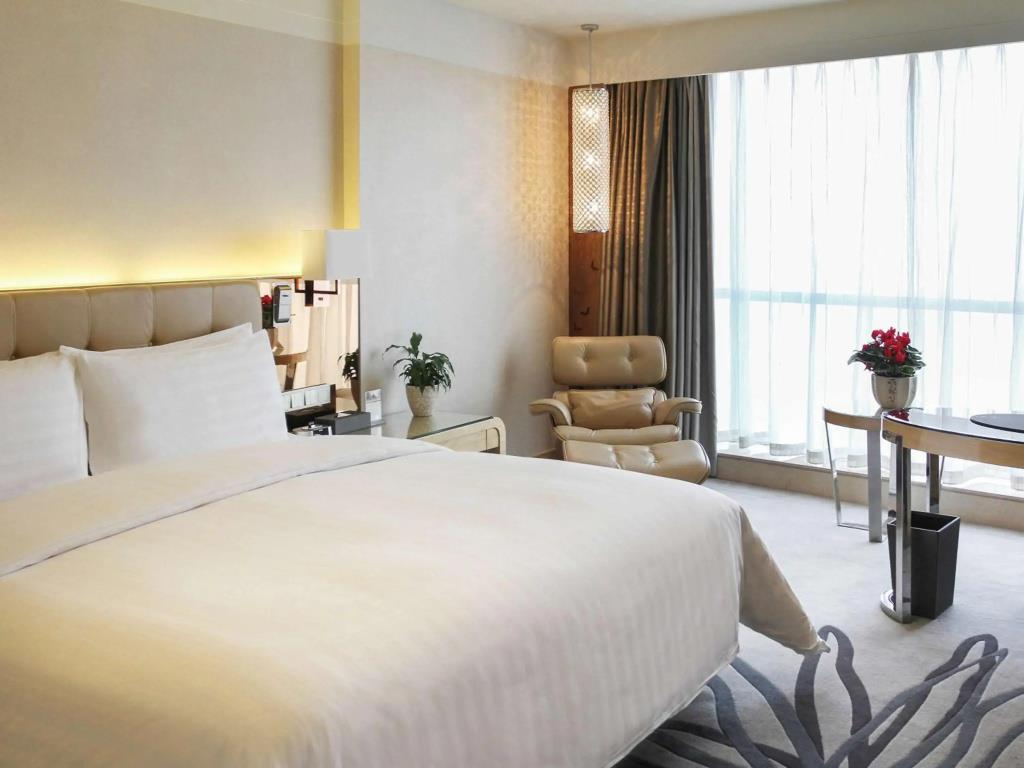 Pullman Linyi Lushang 4*