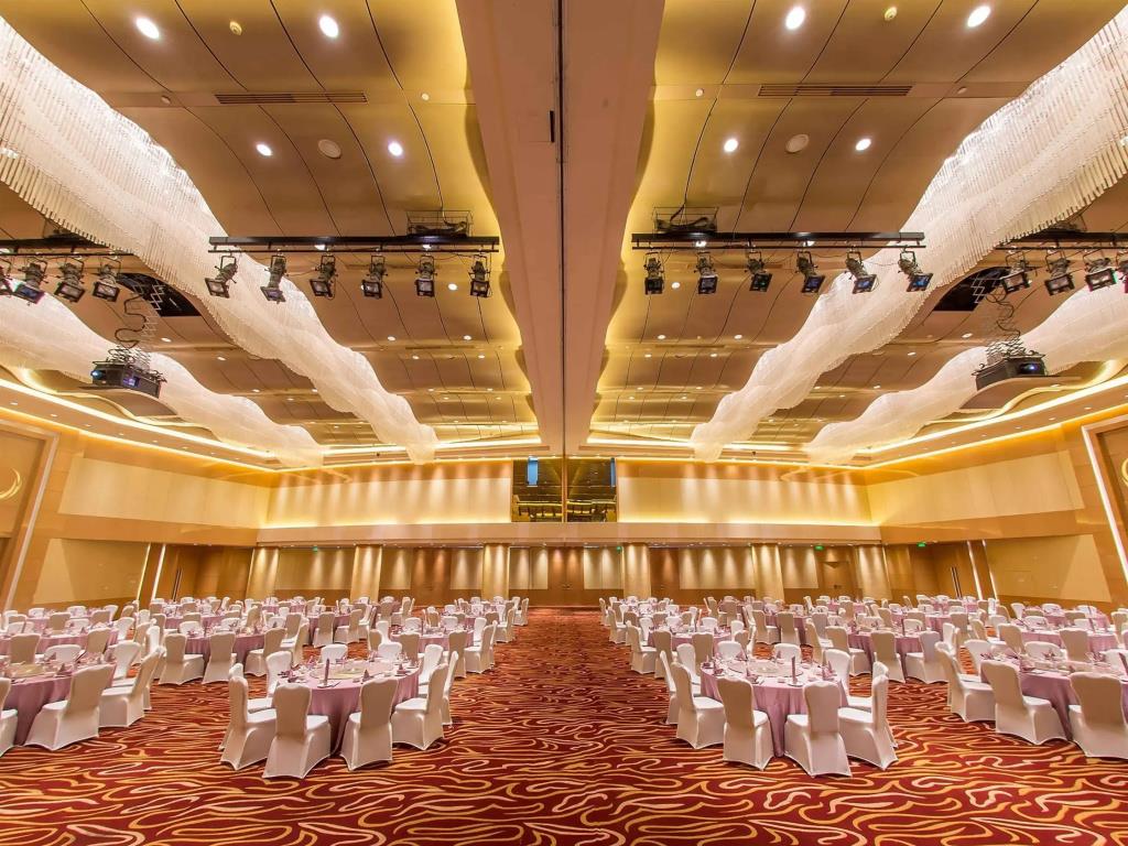 Pullman Linyi Lushang 4*