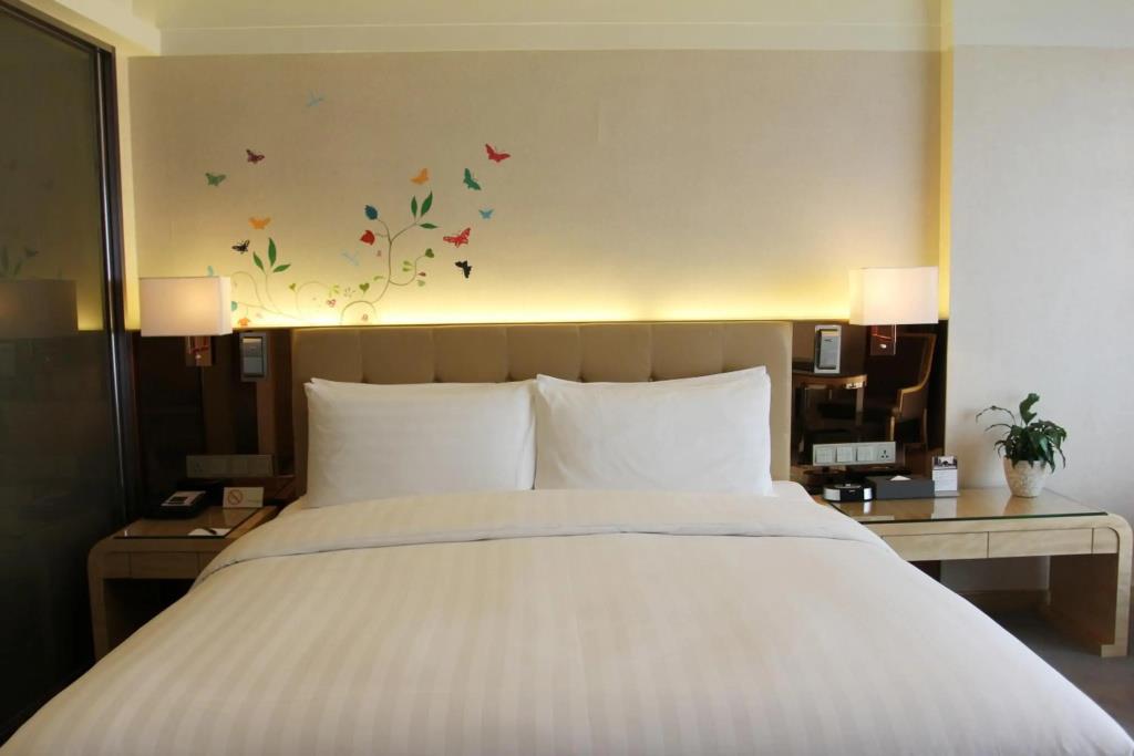 Pullman Linyi Lushang 4*