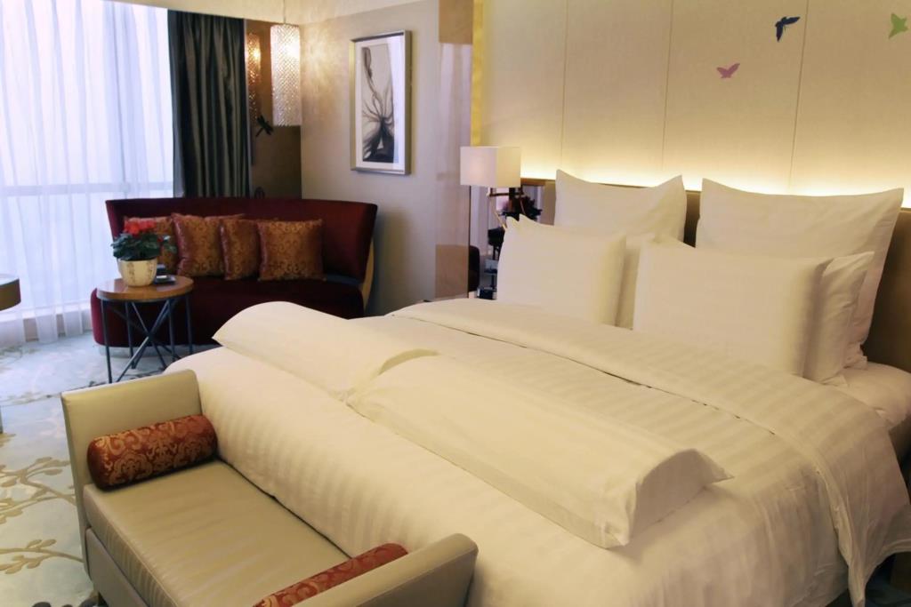 Pullman Linyi Lushang 4*