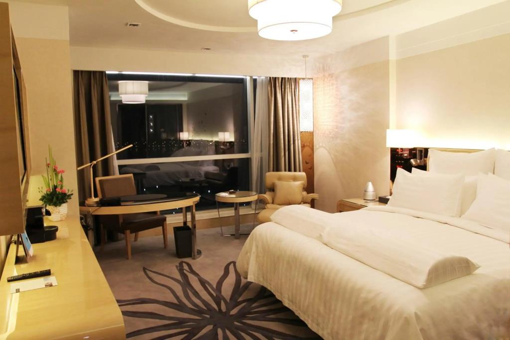 Pullman Linyi Lushang 4*