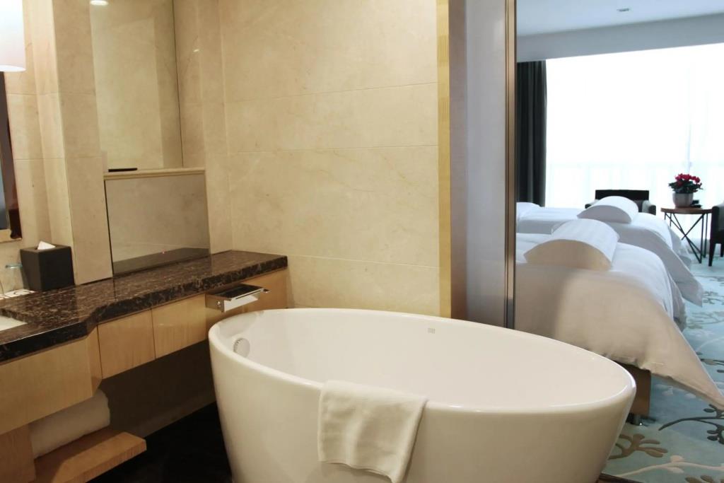 Pullman Linyi Lushang 4*