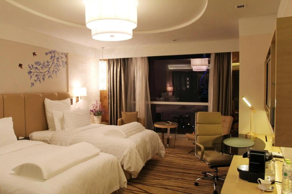 Pullman Linyi Lushang 4*