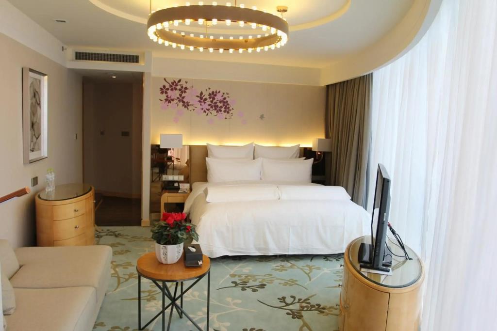 Pullman Linyi Lushang 4*