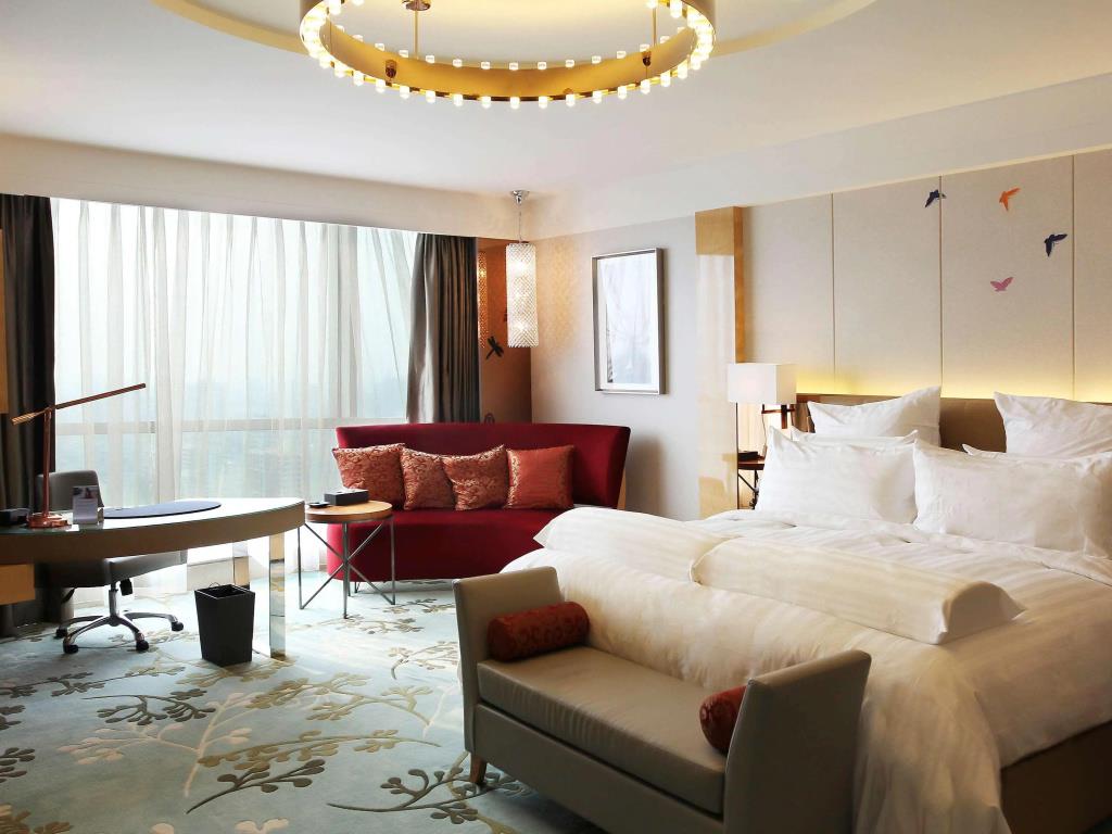 Pullman Linyi Lushang 4*