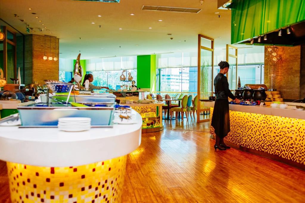 Haiyue Jianguo Hotel 5*