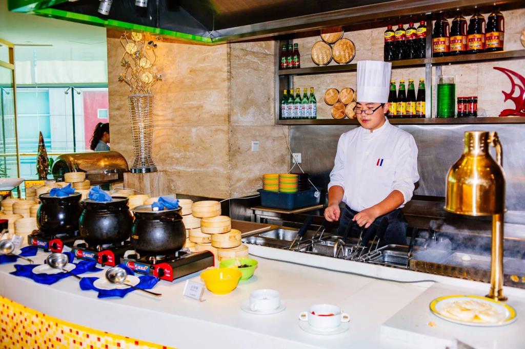 Haiyue Jianguo Hotel 5*