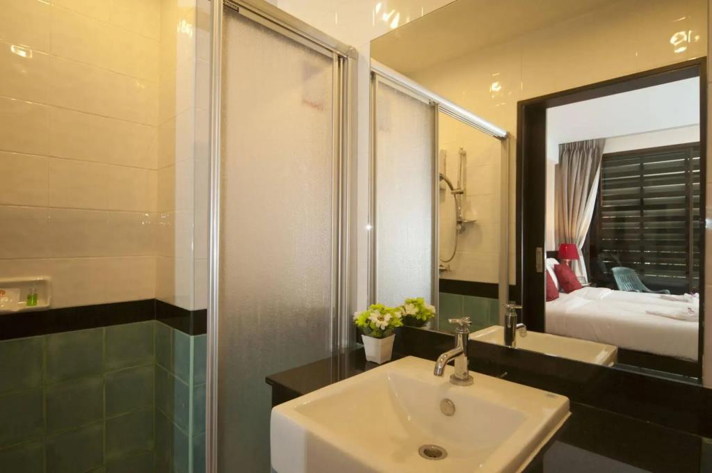 OYO 358 Rattana Residence Thalang 2*