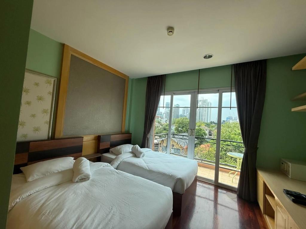 Greenview Ekkamai 10 3*