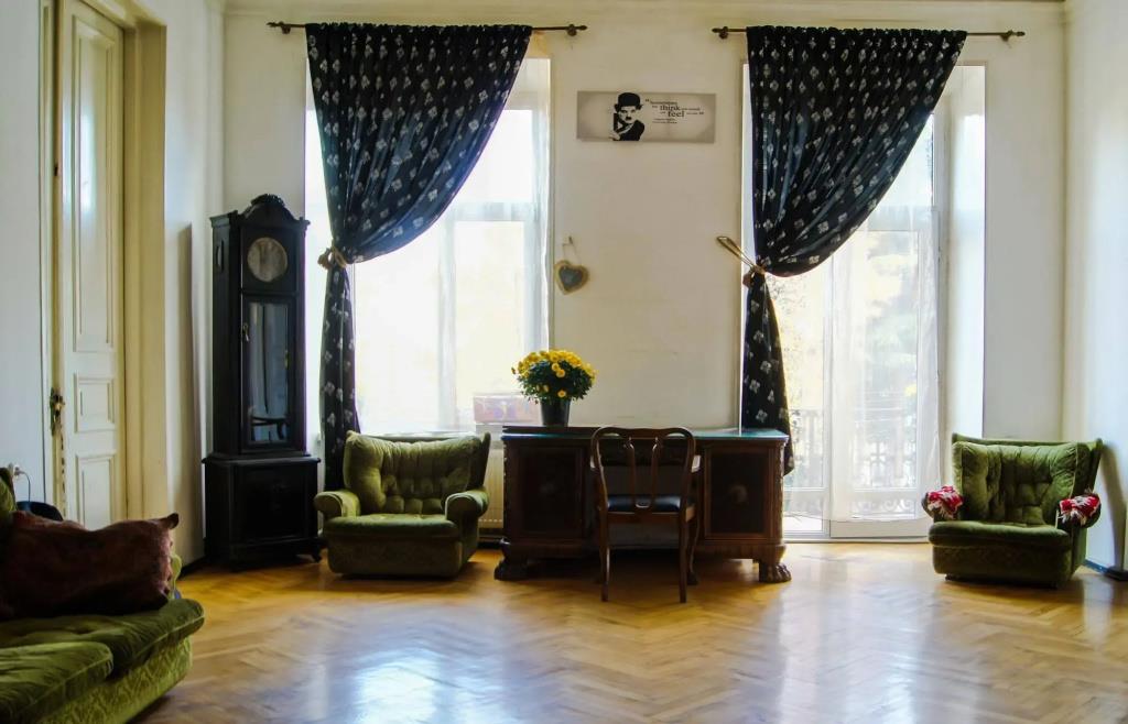 Opera Rooms&Hostel 4*