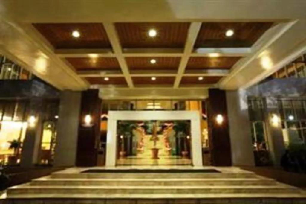 Diamond Plaza Hotel Suratthani 3*