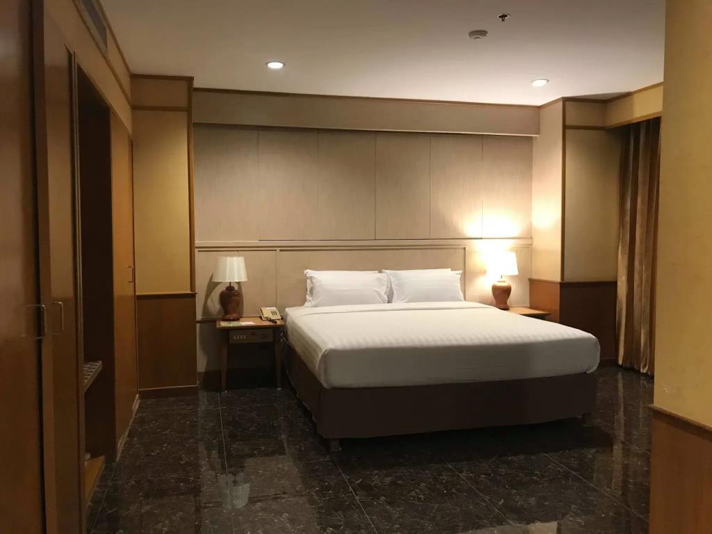 Diamond Plaza Hotel Suratthani 3*