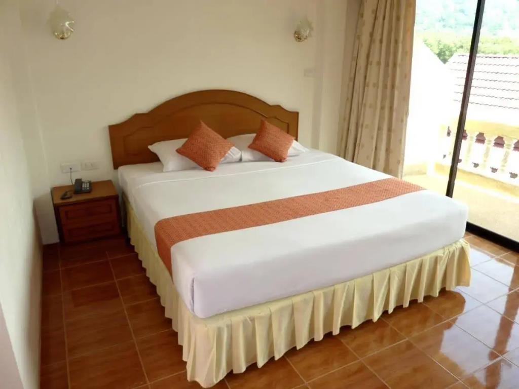 Kata View Guesthouse 2*