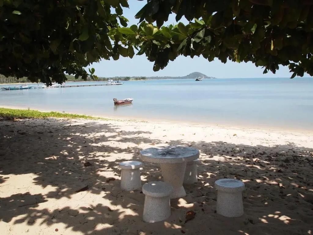 Jinta Beach Samui 3*