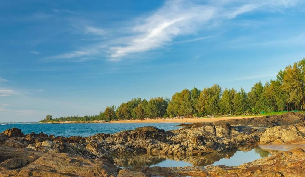 Jinta Beach Samui 3*
