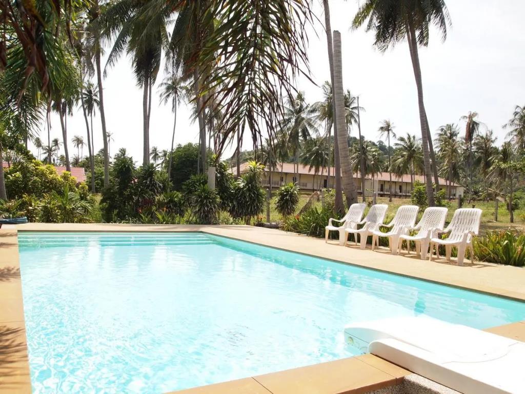 Jinta Beach Samui 3*